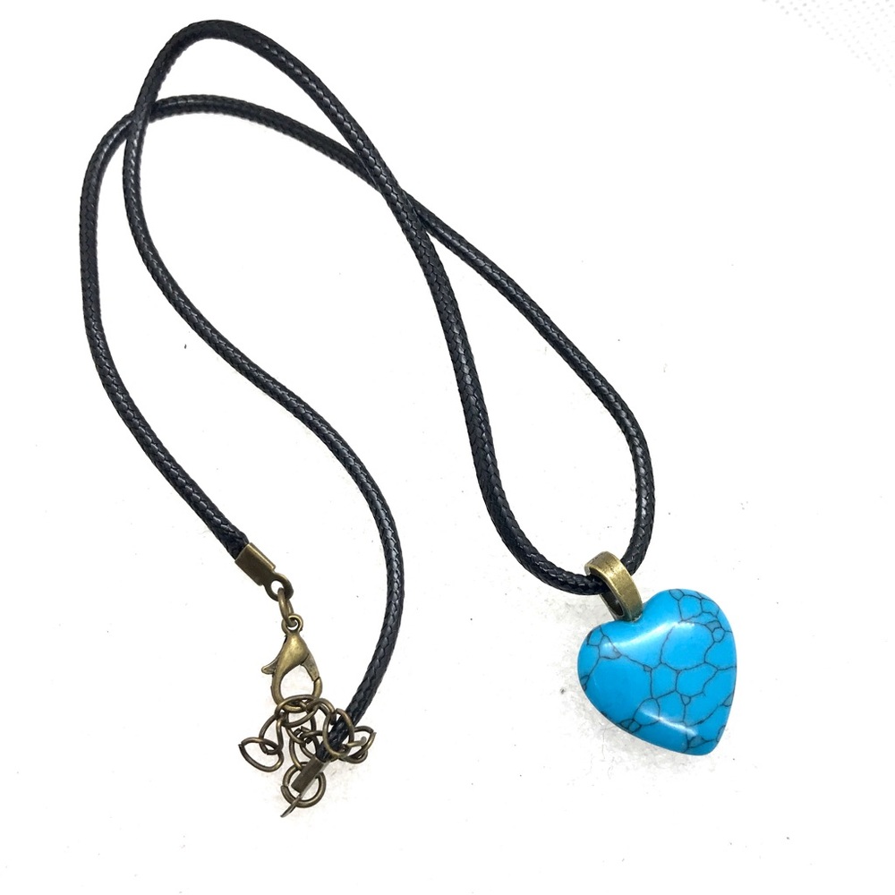 Heart pendant Turquoise on bail cord necklace NSN tray in bag